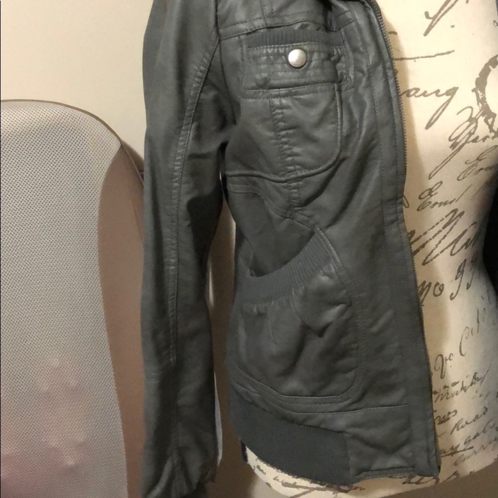 Gray leather Jacket - Picture 3 of 3